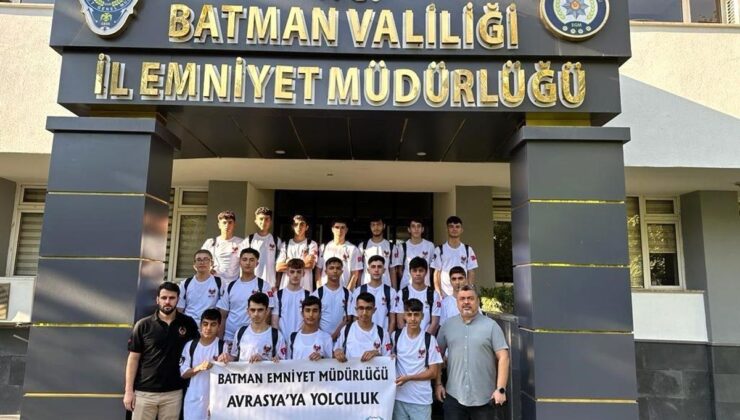 Batman’da 20 genç İstanbul gezisiyle ödüllendirildi