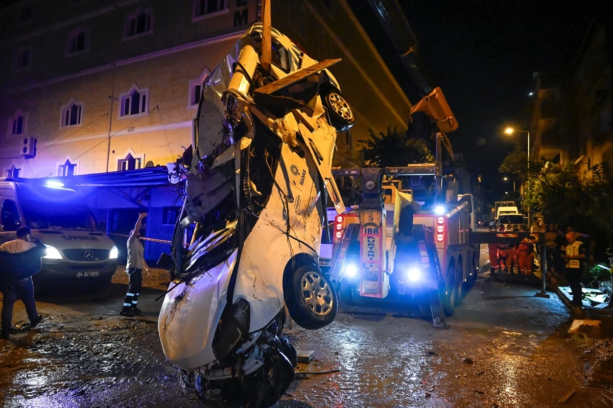 İstanbul’u vuran selin bilançosu! 2 kişi yaşamını yitirdi, onlarca ev ve iş yerini su bastı