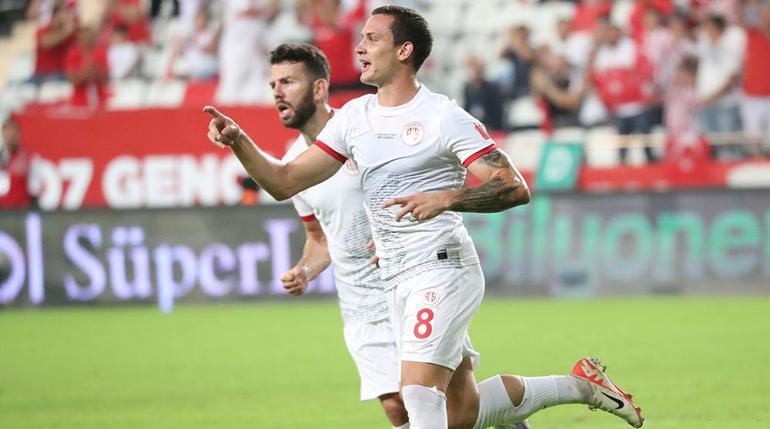 (ÖZET) Antalyaspor - Başakşehir maç sonucu: 1-0 | Galibiyet Saric ile geldi