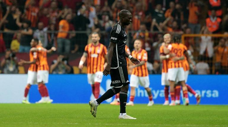 Beşiktaşta Burak Yılmazı kırmızı yaktı Aboubakar durdu...