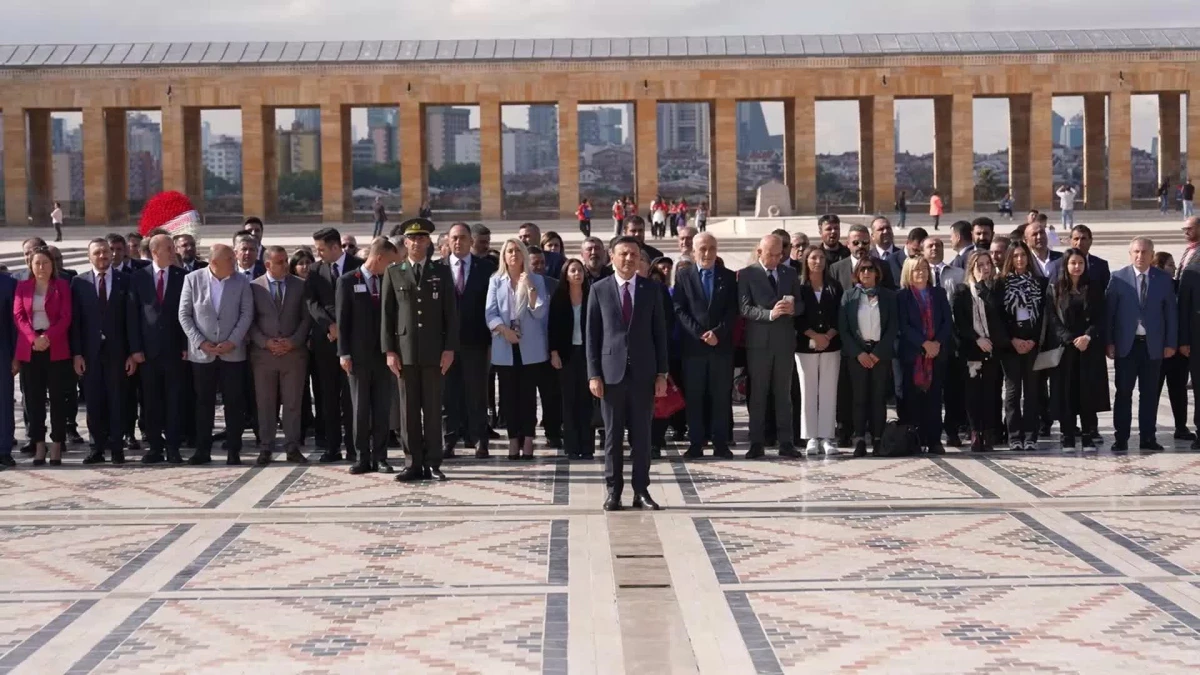 CHP İstanbul İl Başkanı ve Yönetimi Anıtkabir’i ve Deniz Gezmiş’in Mezarını Ziyaret Etti