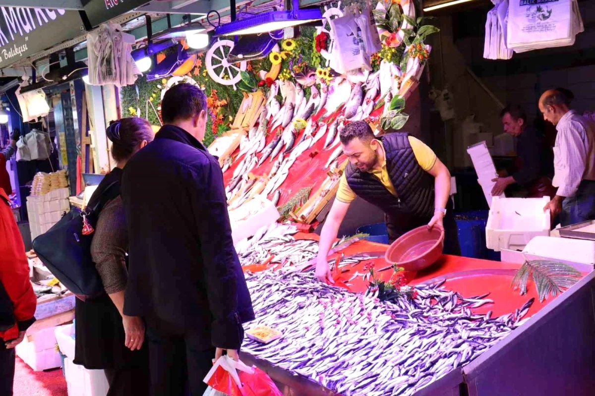 Eskişehir’de Balık Satışları Devam Ediyor