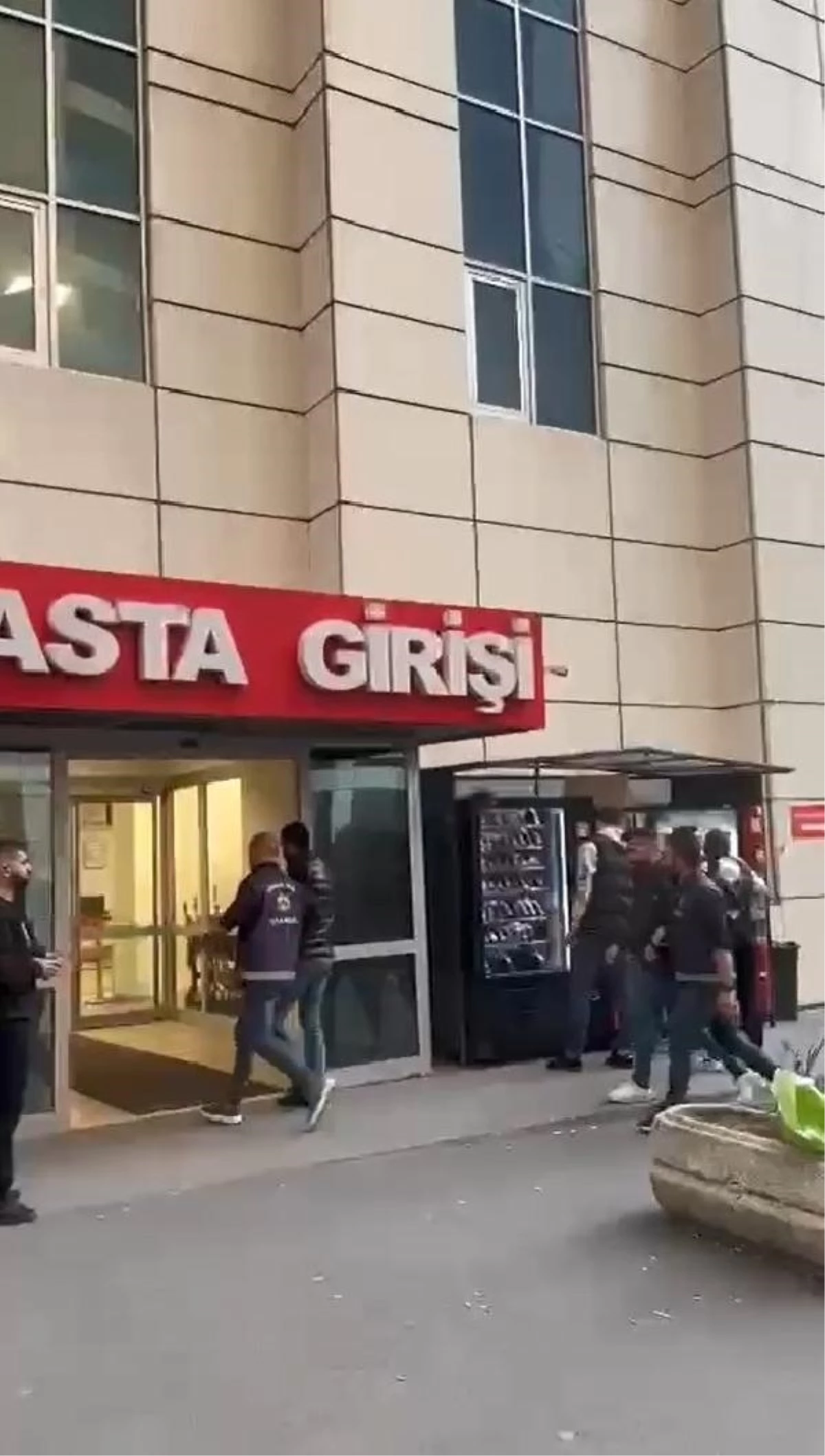 İsrail Başkonsolosluğu Önünde Taşkınlık Çıkaran 18 Kişi Gözaltına Alındı