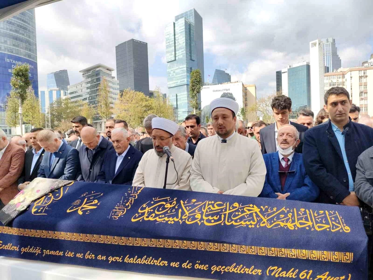 İstanbul İl Sağlık Müdürü Prof. Dr. Kemal Memişoğlu’nun annesi son yolculuğuna uğurlandı