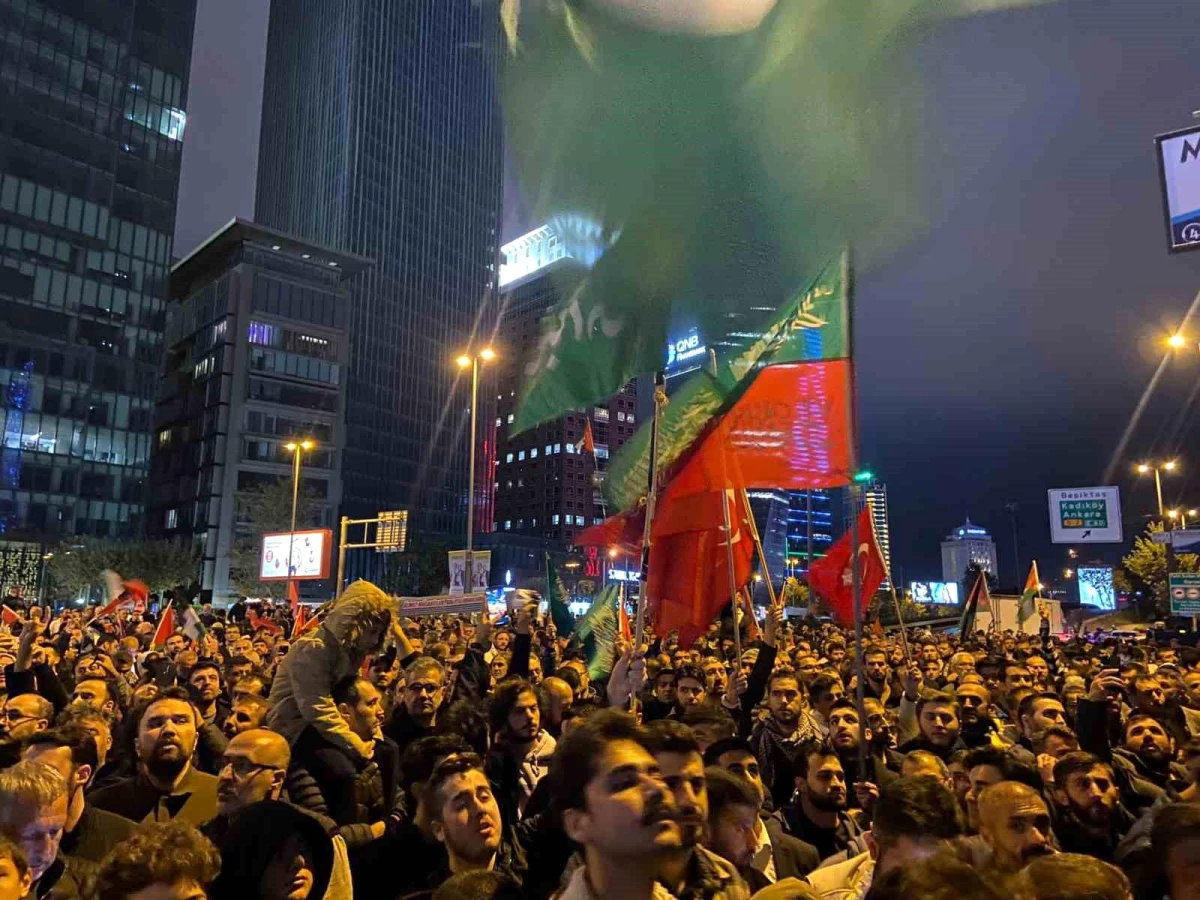 İstanbul’da İsrail Başkonsolosluğu önünde İsrail’in Gazze’deki hastaneye saldırı protestosu