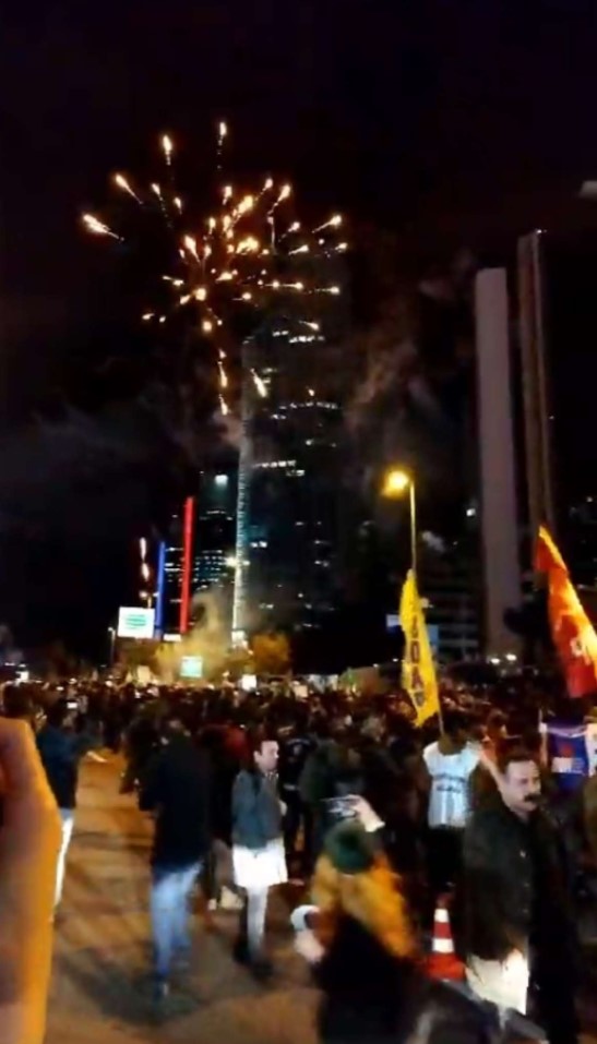 İstanbul'da İsrail Konsolosluğu Önünde Protesto: Havai Fişek Atıldı!