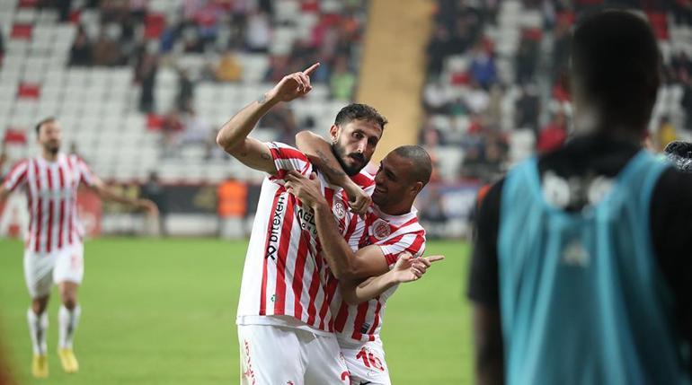 Cem Dizdar, Antalyaspor - Beşiktaş maçını değerlendirdi: Hiçbir şey oynamadı