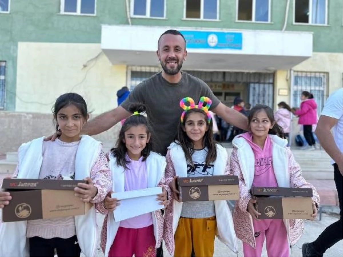 Gönül Bahçesi Platformu Doğu Anadolu ve Güneydoğu Anadolu’daki Öğrencilere Yardım Dağıttı