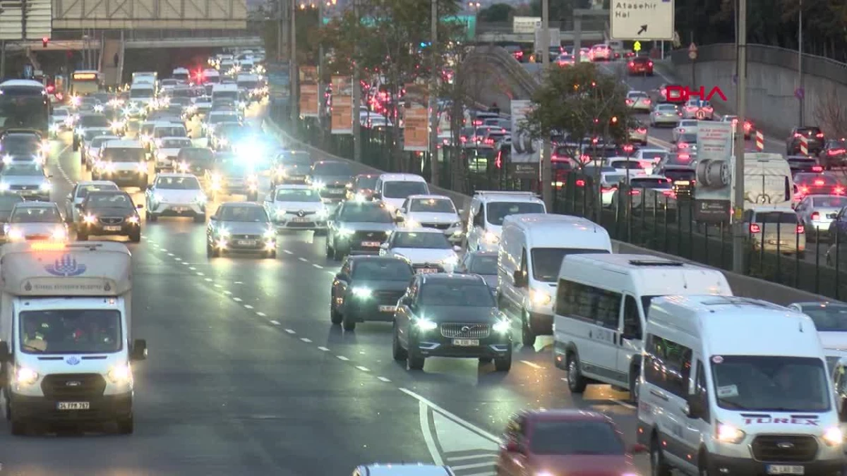 İstanbul’da İlk Ara Tatilin Ardından Trafik Yoğunluğu