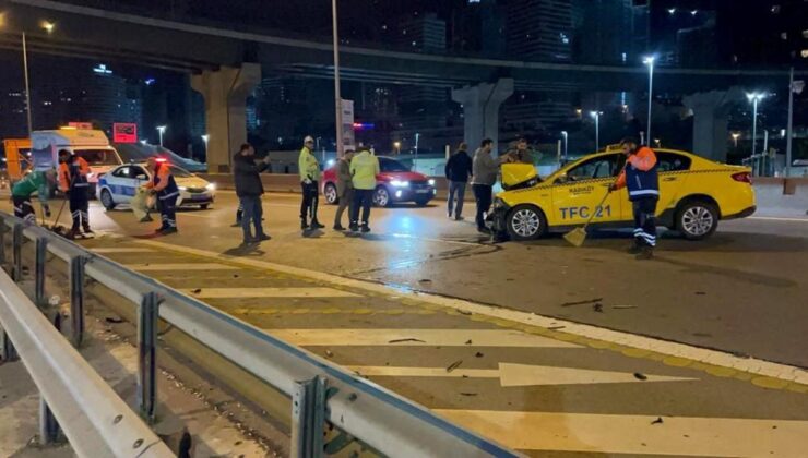 Kadıköy’de Trafik Kazası: Taksi Sürücüsü Yaralandı