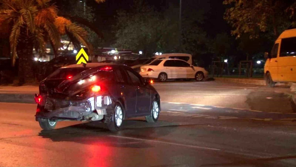 Kartal’da Kırmızı Işıkta Geçen Sürücü Kaza Yaptı