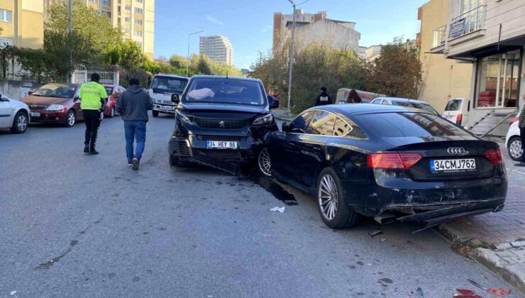 Küçükçekmece’de Sürücü Baygınlık Geçirince 5 Araça Çarptı