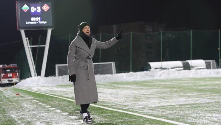 A Mili Kadın Futbol Takımı Teknik Direktörü Necla Güngör Kıragası: Bu takımla gurur duyuyorum!