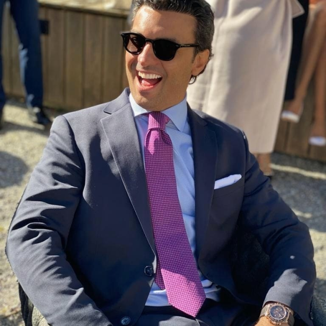 Ünlü İş Adamı Sinan Urfalı, Lüks Ferrari ile Kaza Yaptı