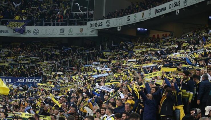 Fenerbahçe – Galatasaray derbisinde muhteşem atmosfer