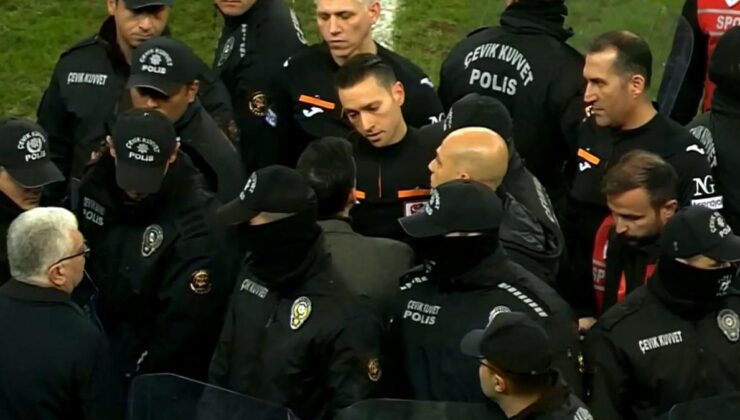 Hakem Zorbay Küçük'e polis koruması! Maçın ardından sahaya girdiler