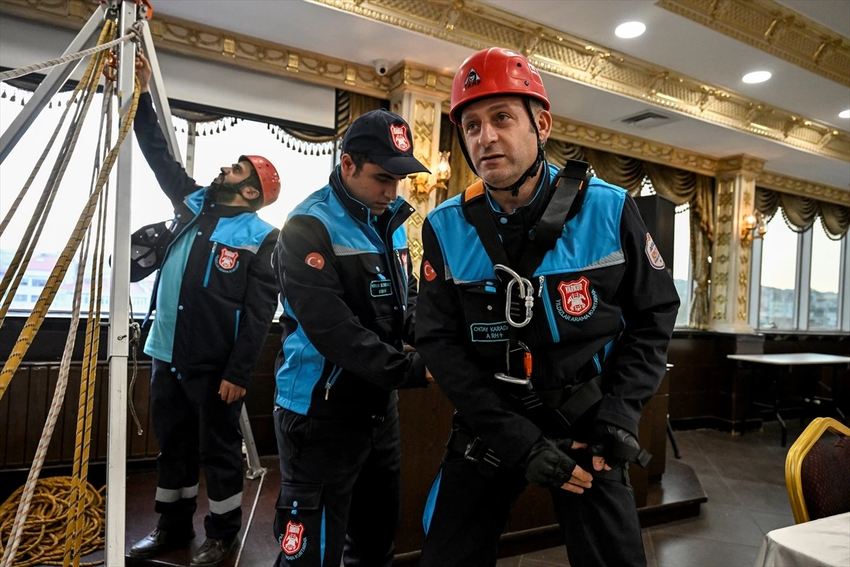 İstanbul’da Arama-Kurtarma Tatbikatı Düzenlendi