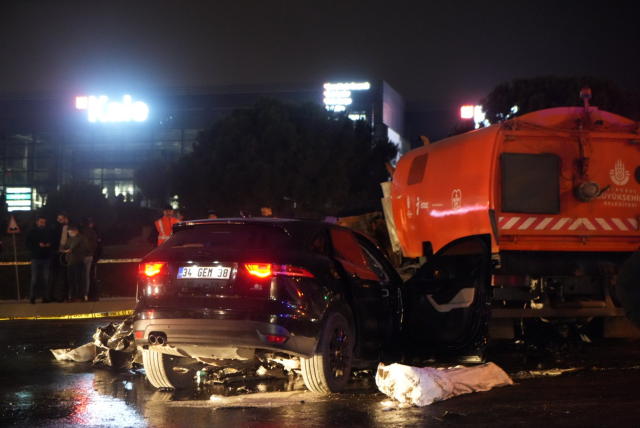 Esenyurt'ta trafik kazası: 2 ölü, 2 yaralı