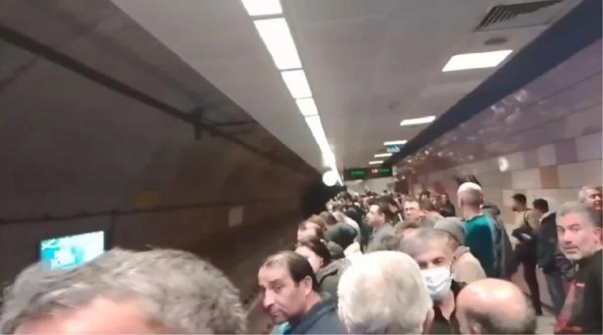 Kadıköy-Sabiha Gökçen Havalimanı Metro Hattında Arıza: Vatandaşlar İsyan Etti