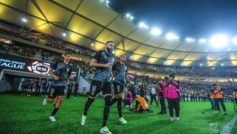 Karim Benzema skandalı: Sosyal medya hesaplarını kapattı Suudi Arabistanı terk etti