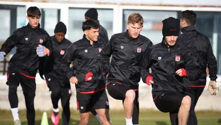 Sivasspor, Kayserispor maçı öncesi çift kale maç yaptı