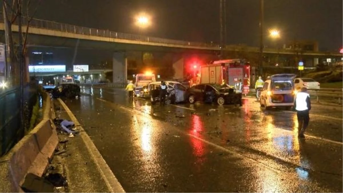 Ataşehir’de Alkollü Sürücü İki Kazaya Neden Oldu