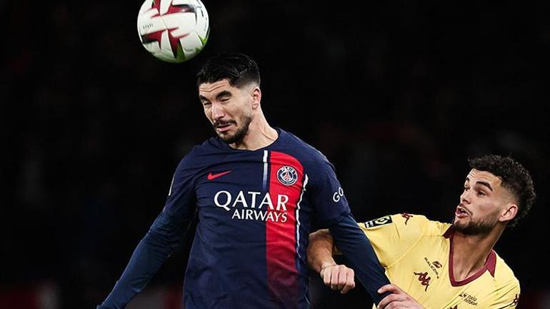 Galatasarayda orta sahaya iki yıldız aday Kulüpleriyle temasa geçildi