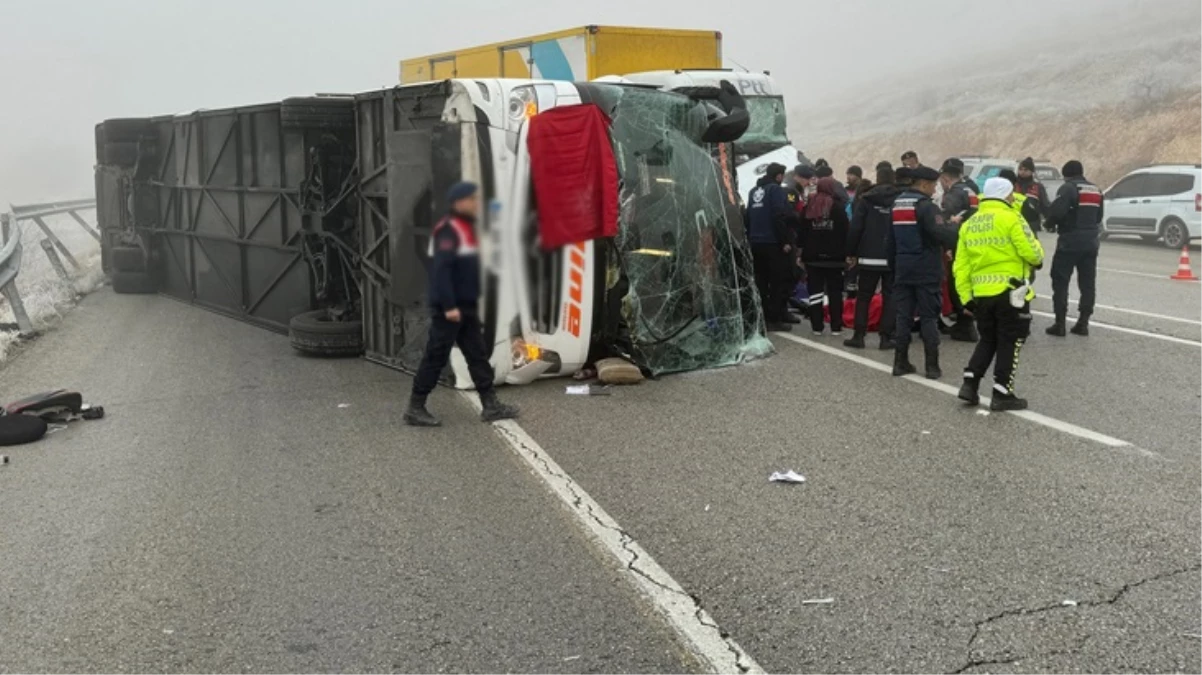 Malatya’da devrilen yolcu otobüsüne tır çarptı! 4 kişi hayatını kaybetti, 29 kişi yaralandı