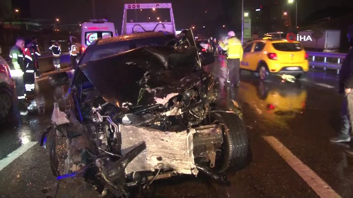 Maltepe’de 4 aracın karıştığı kaza: 4 kişi yaralandı