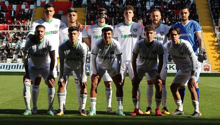 Denizlispor'da futbolcular kazan kaldırdı!