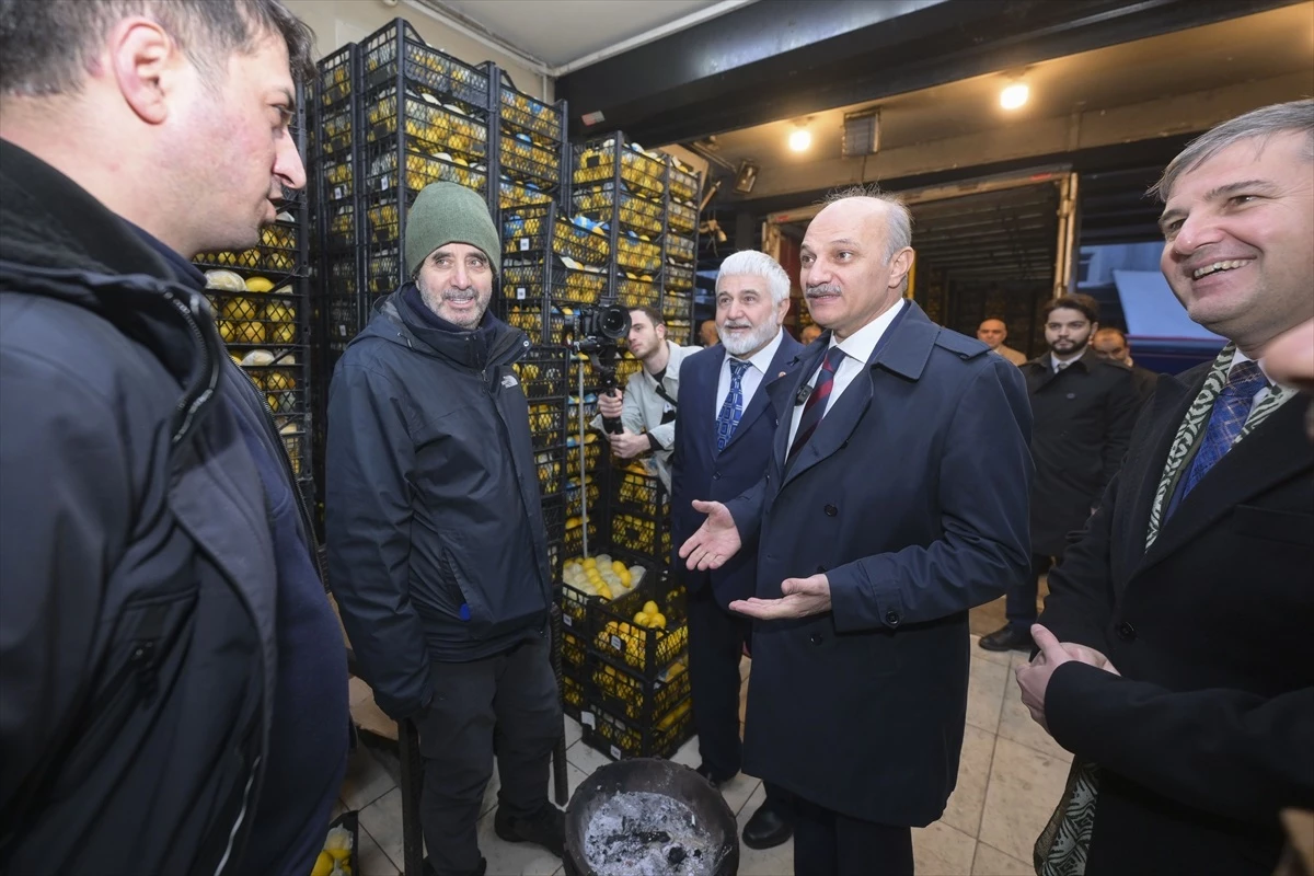 Saadet Partisi İstanbul Büyükşehir Belediye Başkan Adayı Birol Aydın, İstanbul’un nüfusunu azaltma projelerini KİPTAŞ ile gerçekleştireceğini vaat etti