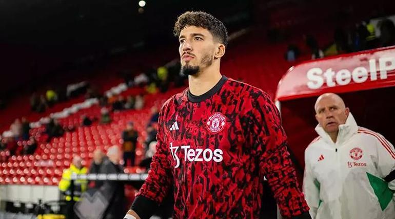 Altay Bayındıra kötü haber Manchester United görüşmelere başladı