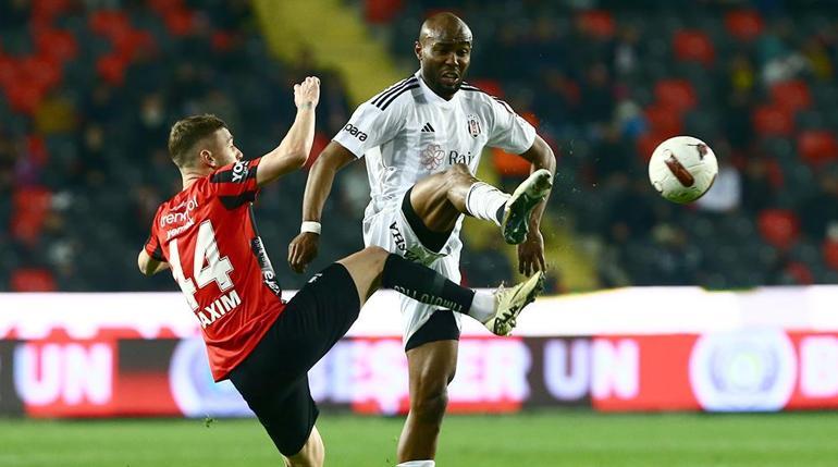 Beşiktaş ağır yaralı Fernando Santos ile balayı bitti...