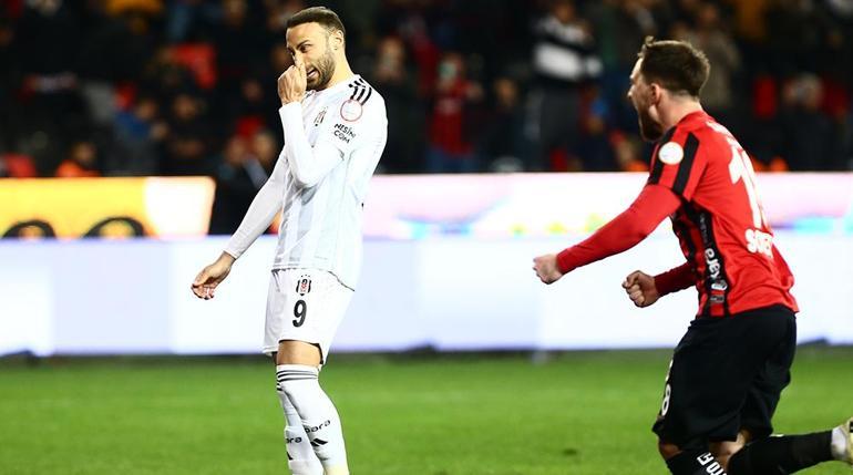 Beşiktaş ağır yaralı Fernando Santos ile balayı bitti...