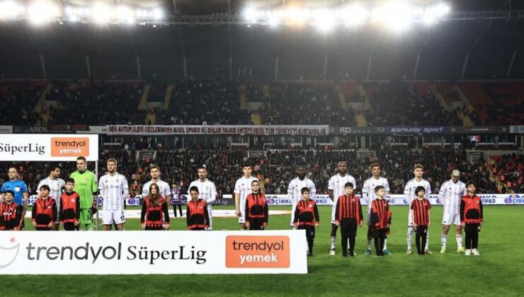 Beşiktaş'ta sakatlık şoku! Yıldız oyuncu maça devam edemedi…
