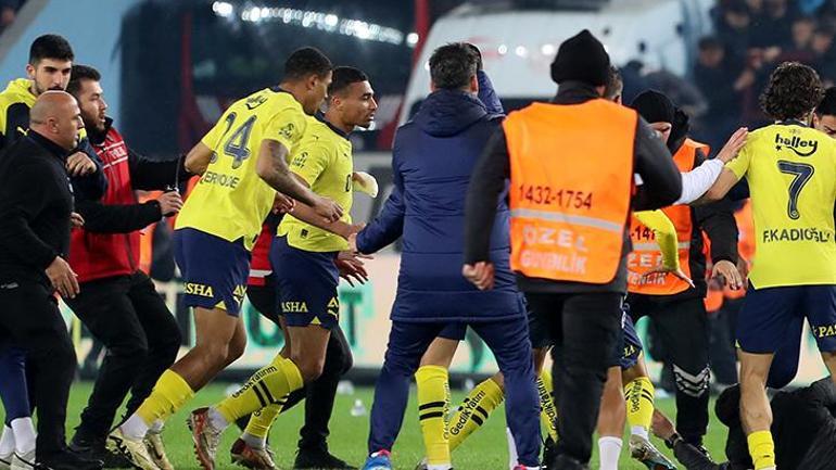 Fenerbahçede Jayden Oosterwolde, olaylı Trabzonspor maçı hakkında konuştu: Yere yatırıldığında ona tekme attım