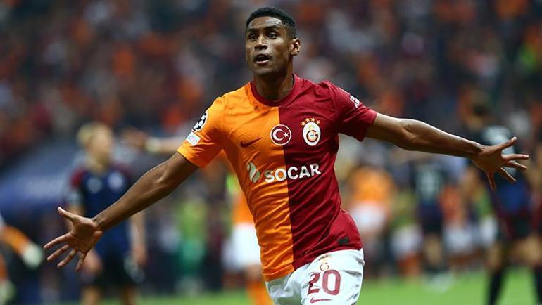Galatasaray, Fenerbahçeye transfer çalımı attığı yıldızın biletini kesti Yalanlamıştı ama...