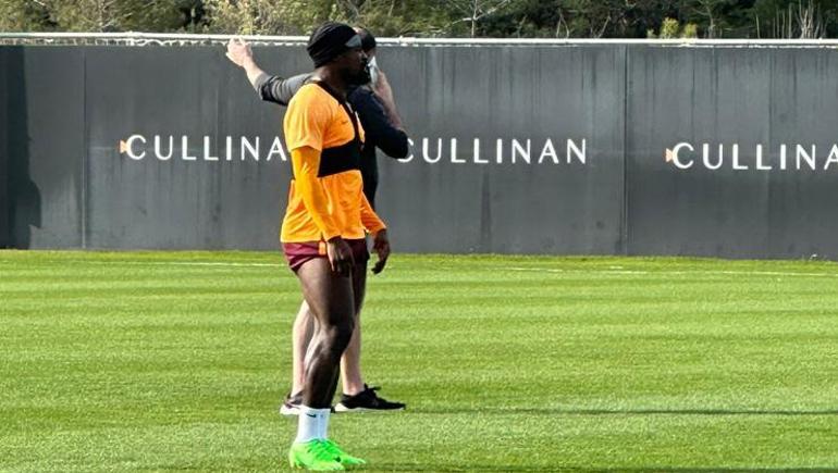 Galatasarayda Serge Aurier sevinci