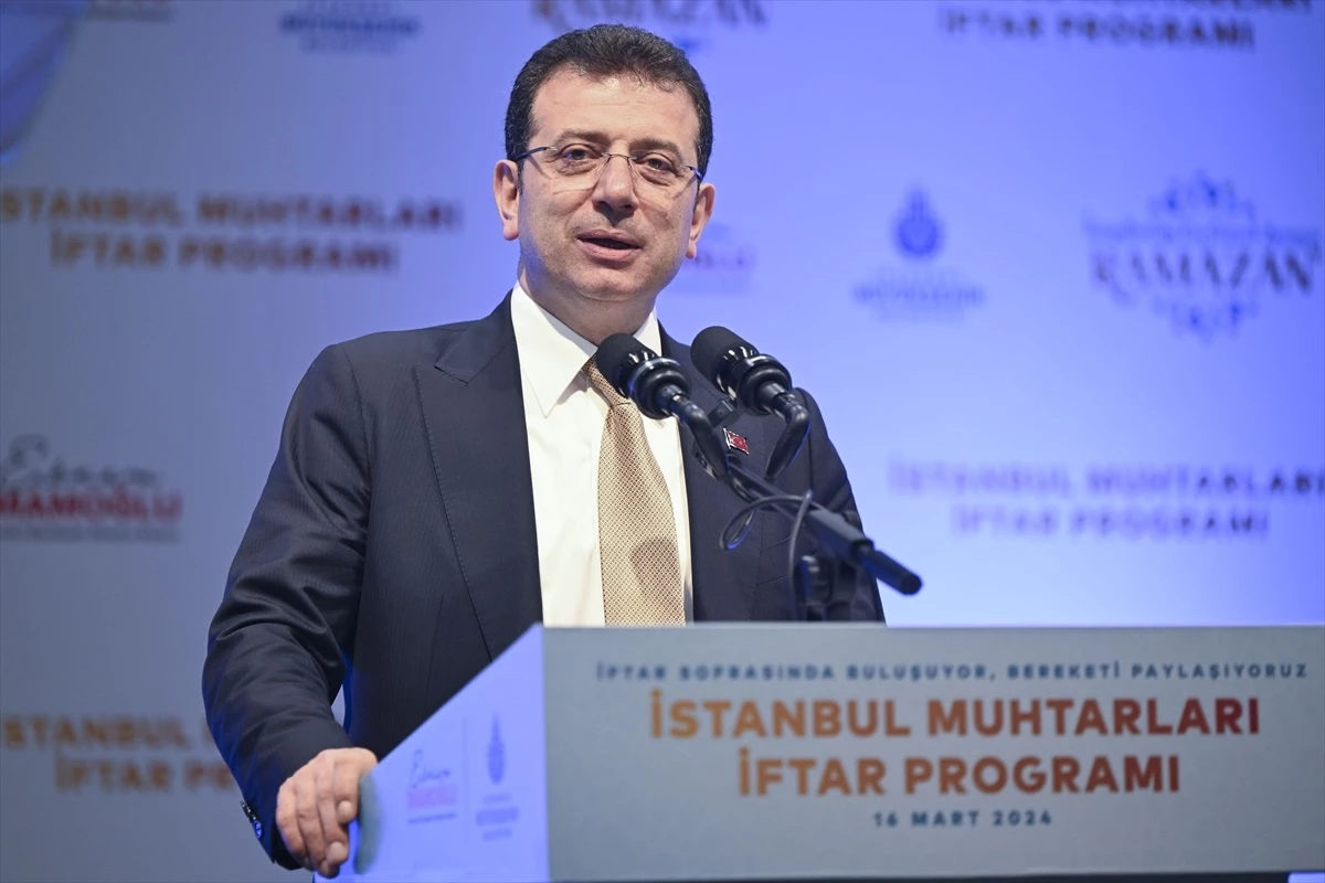 İBB Başkanı Ekrem İmamoğlu, muhtarlarla iftar programında bir araya geldi