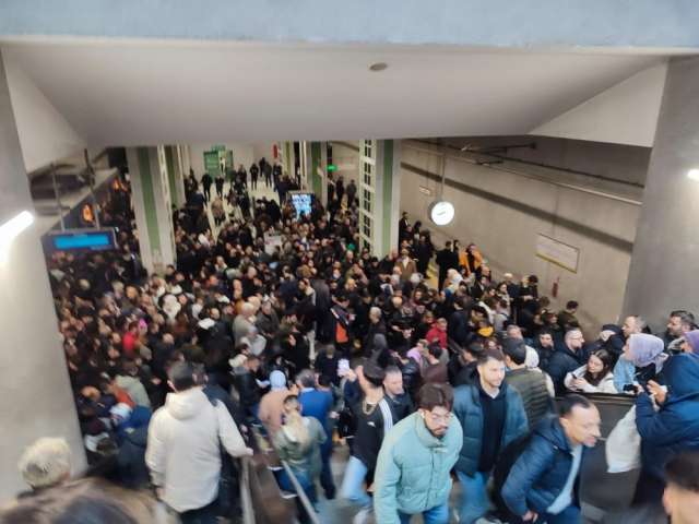 İstanbul'da Yenikapı-Kirazlı metro hattında arıza nedeniyle seferler durdu