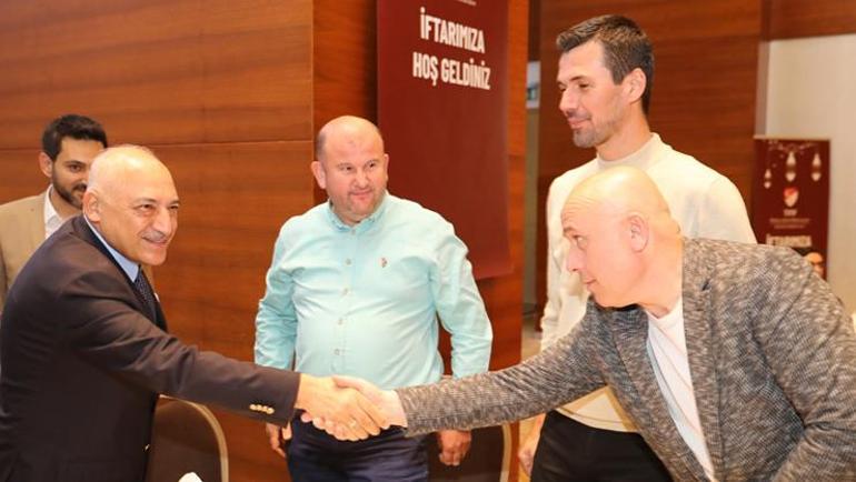 TFF Başkanı Mehmet Büyükekşiden olaylı Trabzonspor - Fenerbahçe maçına yönelik ilk açıklama