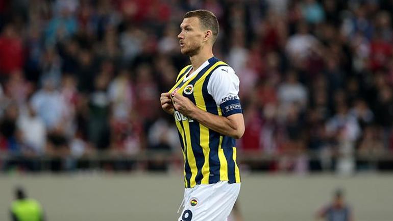Fenerbahçede Edin Dzekodan Yunan taraftarlara Türk bayraklı cevap Dikkat çeken tepki