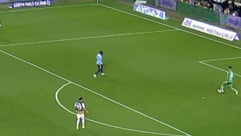 Fenerbahçede İrfan Can Eğribayattan Kadıköyde büyük hata Balotelliden ilginç gol sevinci