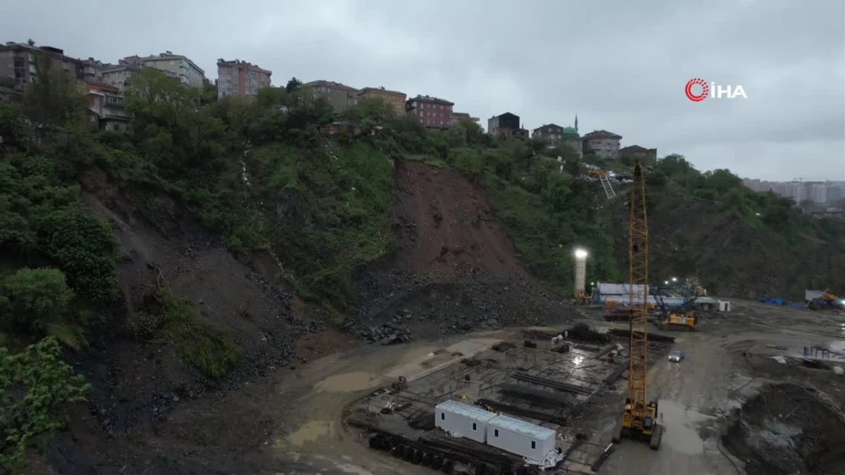 Gaziosmanpaşa’da toprak kayması sonucu tahliye edilen binaların durumu görüntülendi