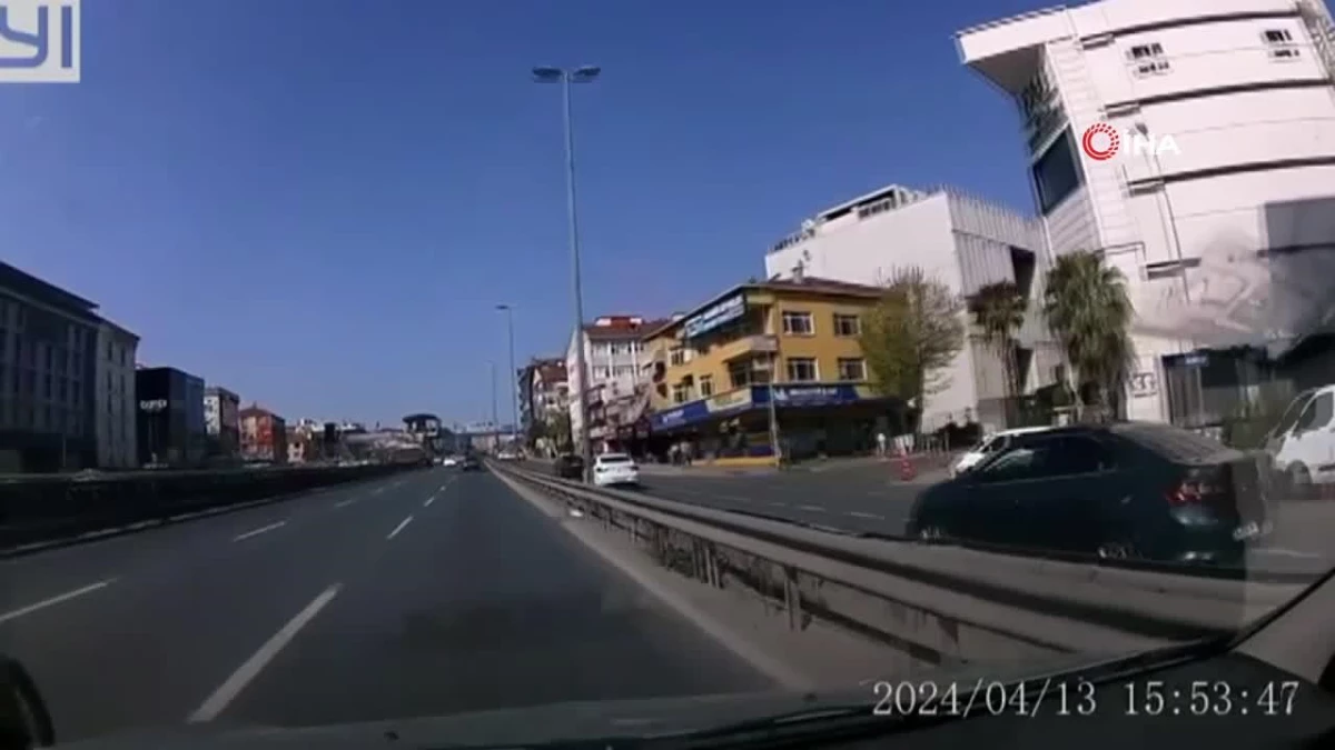 İstanbul’da motosiklet sürücüsü trafiği tehlikeye attı