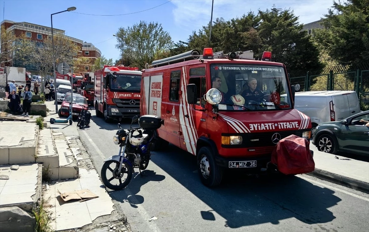 İstanbul’da Semt Pazarında Yankesicilik Yapan Şüpheli ‘Bomba Var’ Diye Bağırdı