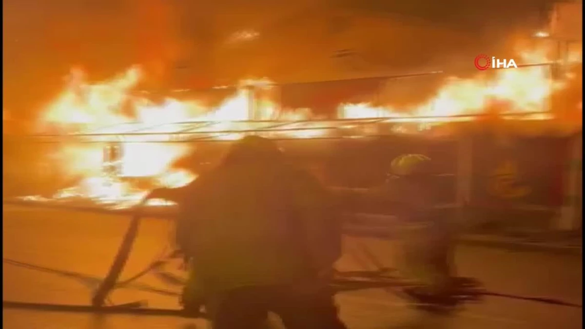 Maltepe’de korkutan iş yeri yangını: Restoran alev alev yandı