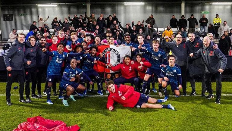 Robin van Persie ilk A Takım deneyimine hazırlanıyor: Görüşmeler başladı