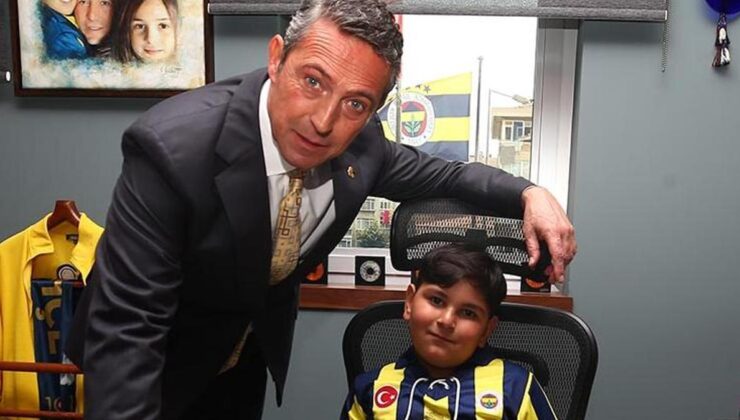 Şanlıurfa'dan gelen Sami Yusuf, Kadıköy'de maç izledi