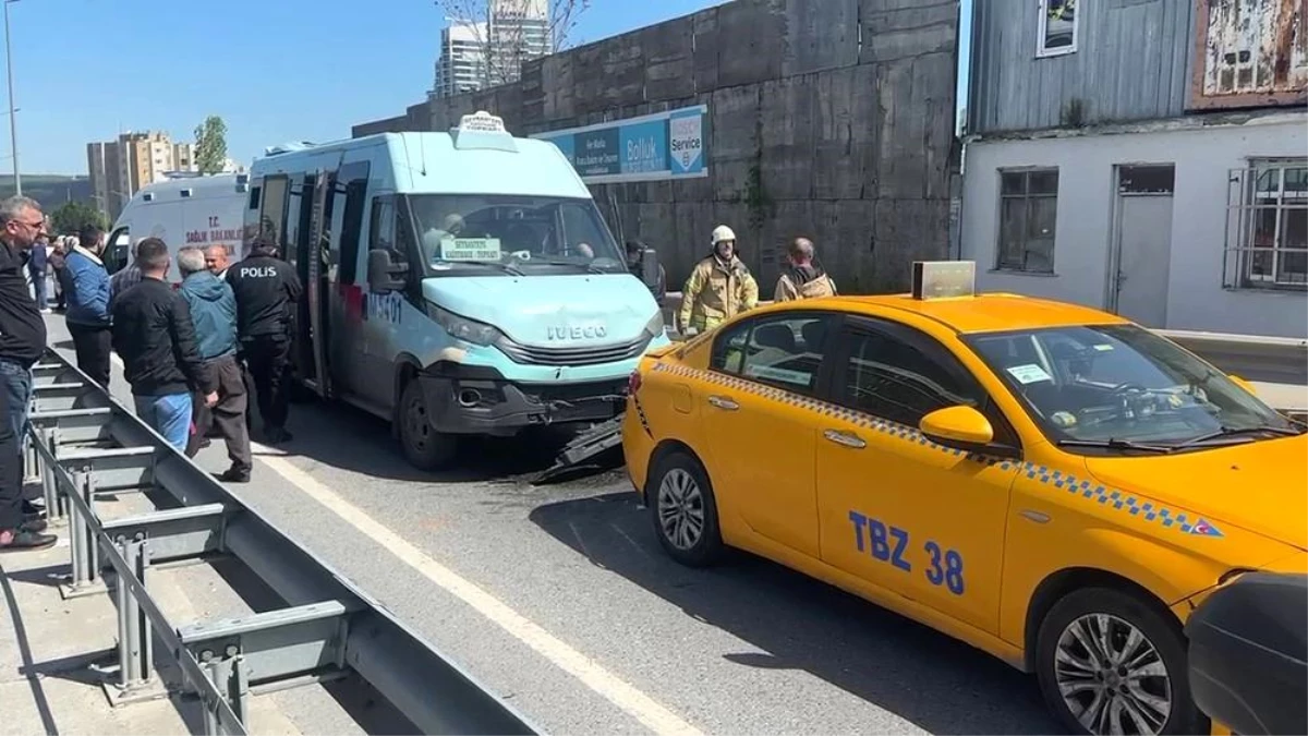 Sarıyer Huzur Mahallesi’nde Minibüs Kazası: 5 Yaralı